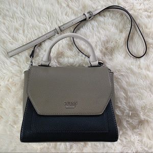 ⚡️SOLD⚡️Guess crossbody & handbag